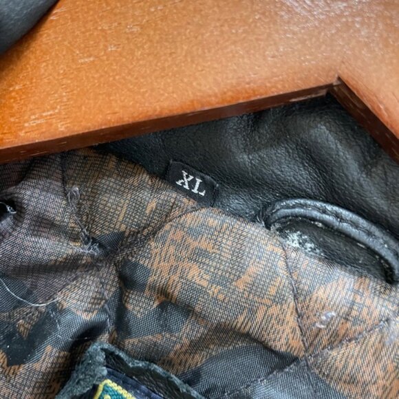 VINTAGE MEMBERS ONLY LEATHER JACKET IN BLACK - Picture 5 of 11